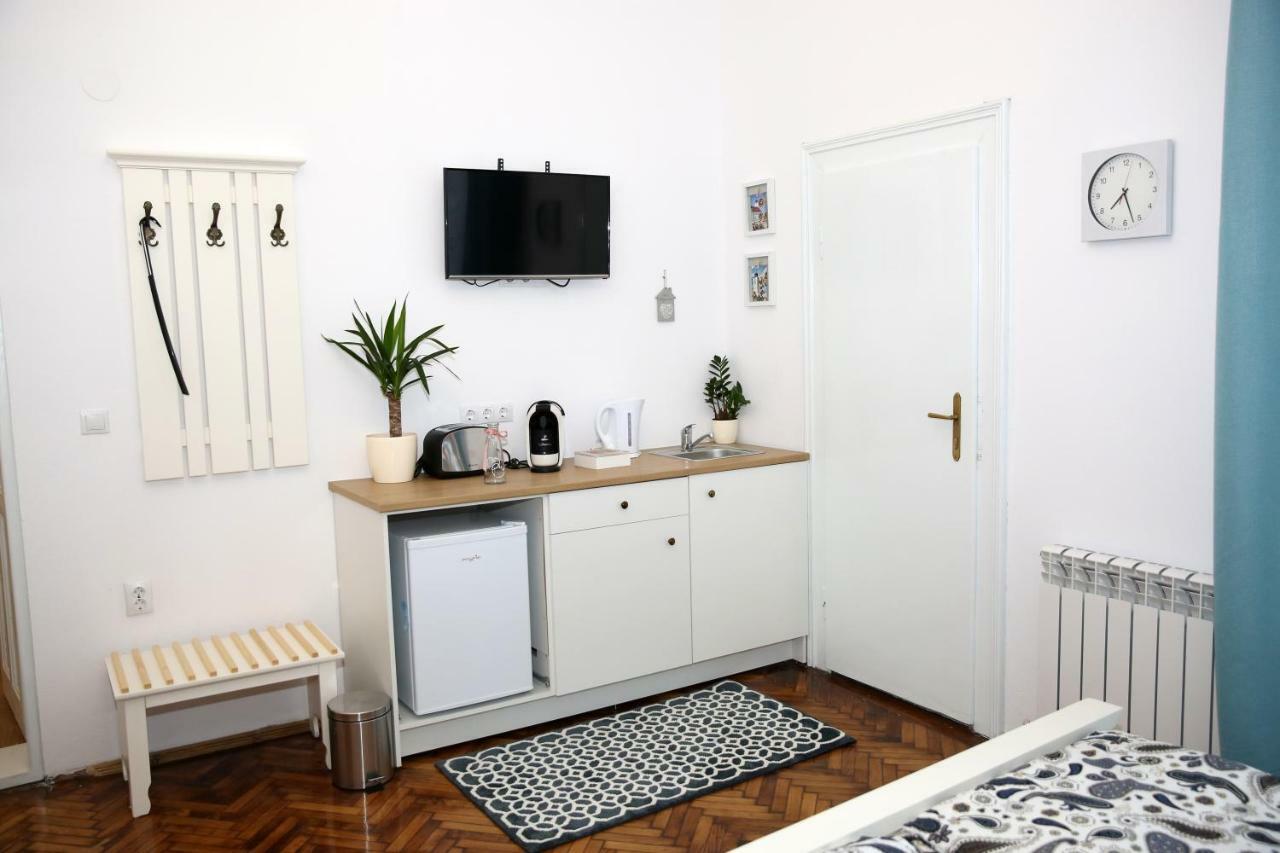Schick Apartment Sibiu Bagian luar foto