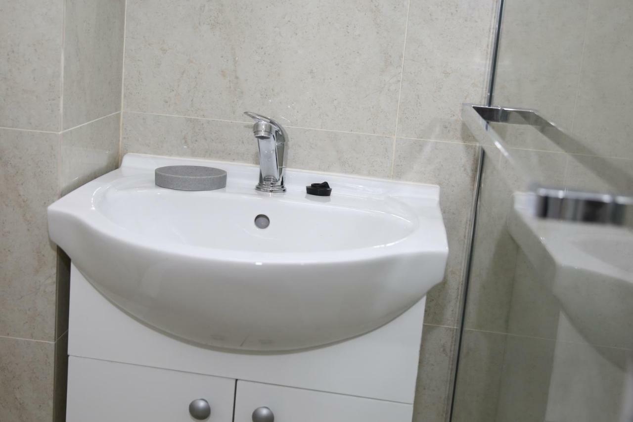 Schick Apartment Sibiu Bagian luar foto