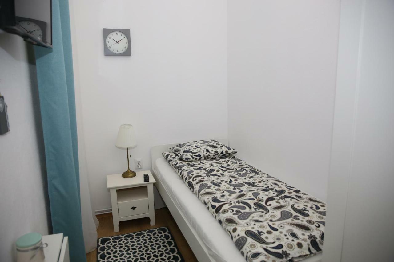 Schick Apartment Sibiu Bagian luar foto