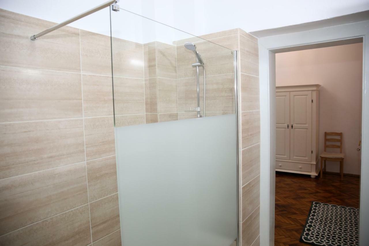 Schick Apartment Sibiu Bagian luar foto