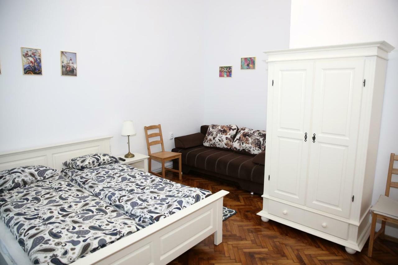 Schick Apartment Sibiu Bagian luar foto